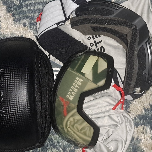 OutdoorMaster Snow Goggles Pro + Lens New - Picture 7 of 8